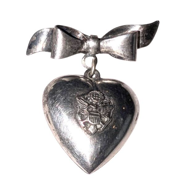 Vintage WWII Era Silver Puffy Heart Bow Eagle Crest Brooch 1.5 inches - Picture 3 of 5